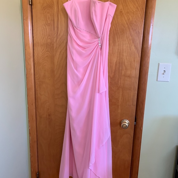 Pretty Pink Bridesmaid or PROM dress - Picture 3 of 6
